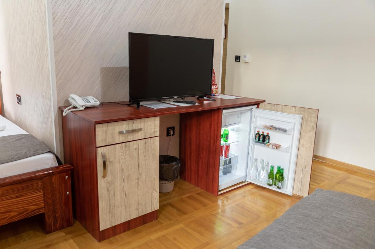 Hotel Kutko Pančevo Екстериор снимка