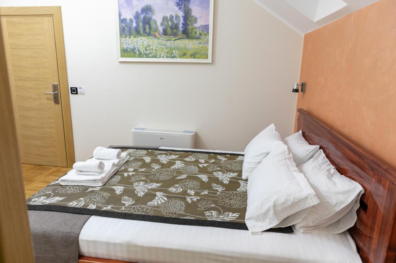 Hotel Kutko Pančevo Екстериор снимка