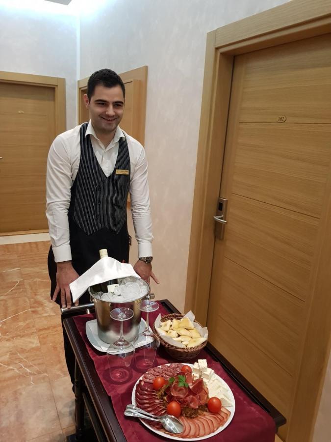 Hotel Kutko Pančevo Екстериор снимка